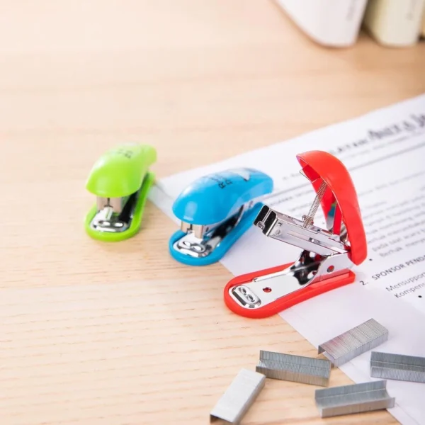 sg-11134201-7qvcw-lgvz4pd56zab2c.webp DELI MINI STAPLER